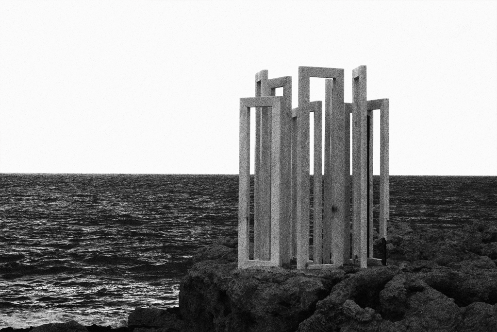 Frames by the Ocean BW 2 1500x1000